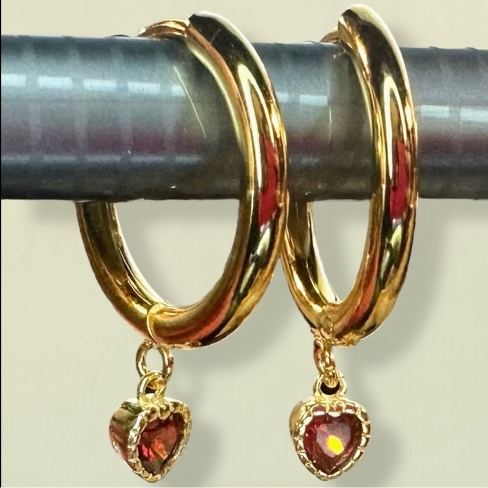 Ruby Simulant CZ Crystal Goldtone Huggie Hoop Earrings Inspired by Meghan Markle - Picture 11 of 13